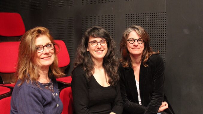 De gauche à droite : Marie Ragu (comédienne), Alice Geairon (metteuse en scène) et Virginie Daudin (conseillère).