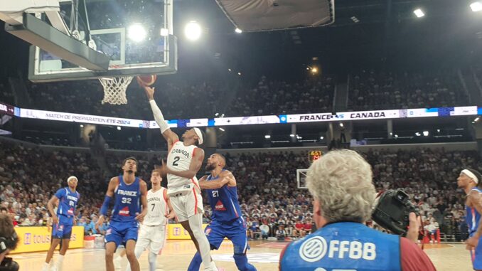 La superstar canadienne Shai Gilgeous-Alexander a fait beaucoup de mal à la défense française. Photos Thomas Derais