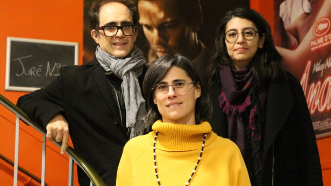 Marcos Eymar et Jimena Larroque (à gauche) organisent ce festival, avec María Claudia Pardo (à droite). Photos Fernanda Nayeli López Veloz