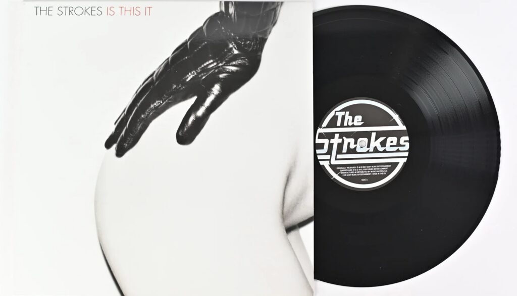 L’image actuelle n’a pas de texte alternatif. Le nom du fichier est : THE-STROKES-Is-This-It-Vinyl-LP-black.jpeg